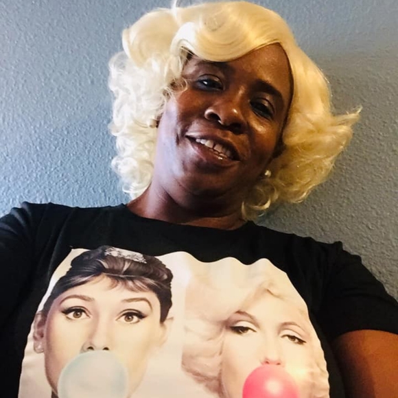 COPY - Meet your Posher, Basque Rene'e - Picture 13 of 16